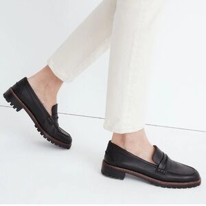 Madewell The Corinne Lugsole Loafer in Black. Size 7.